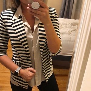 3 quarter sleeve black and white jacket